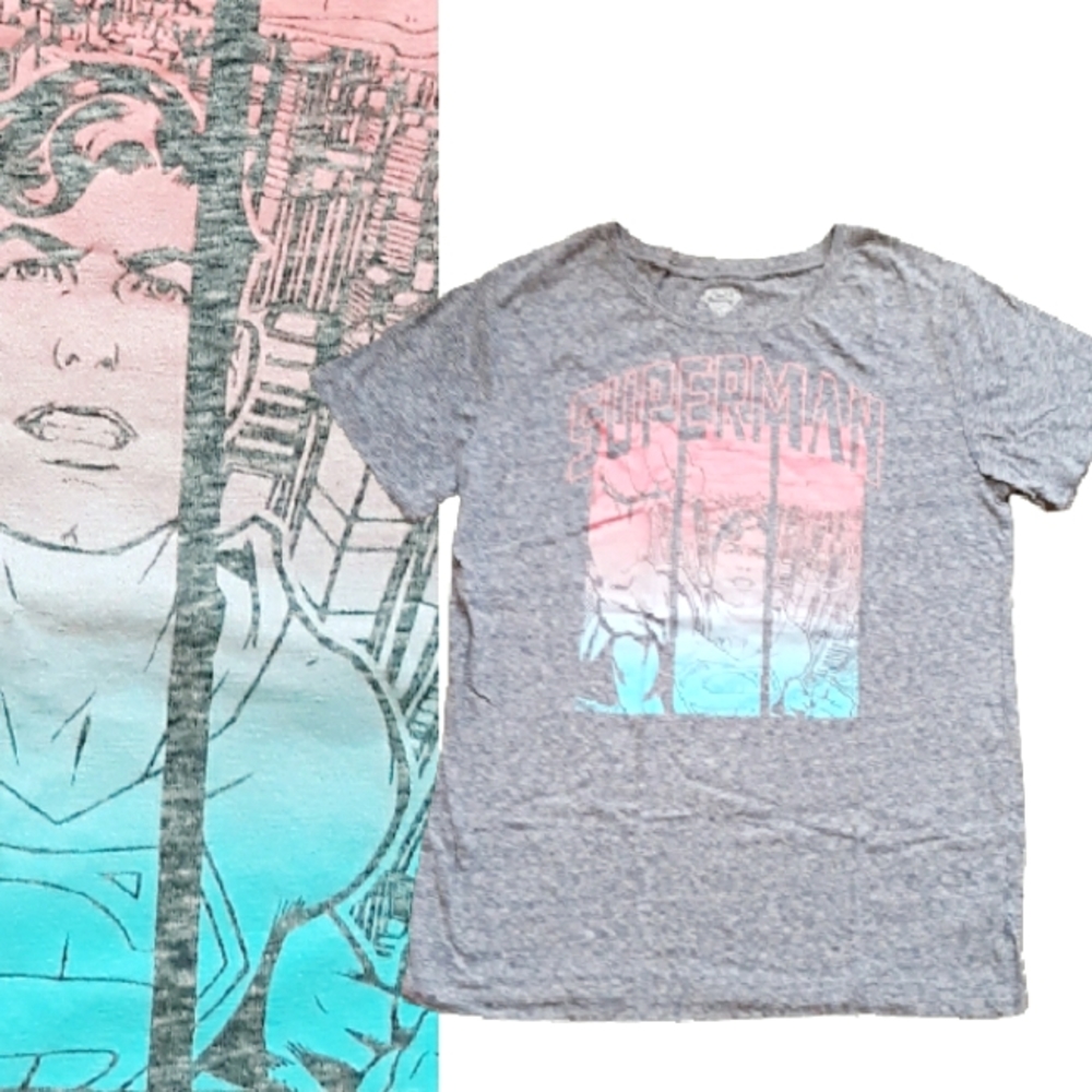 DC Comics Superman Graphic Crewneck T-Shirt - Junior's Large (11/13) Gray